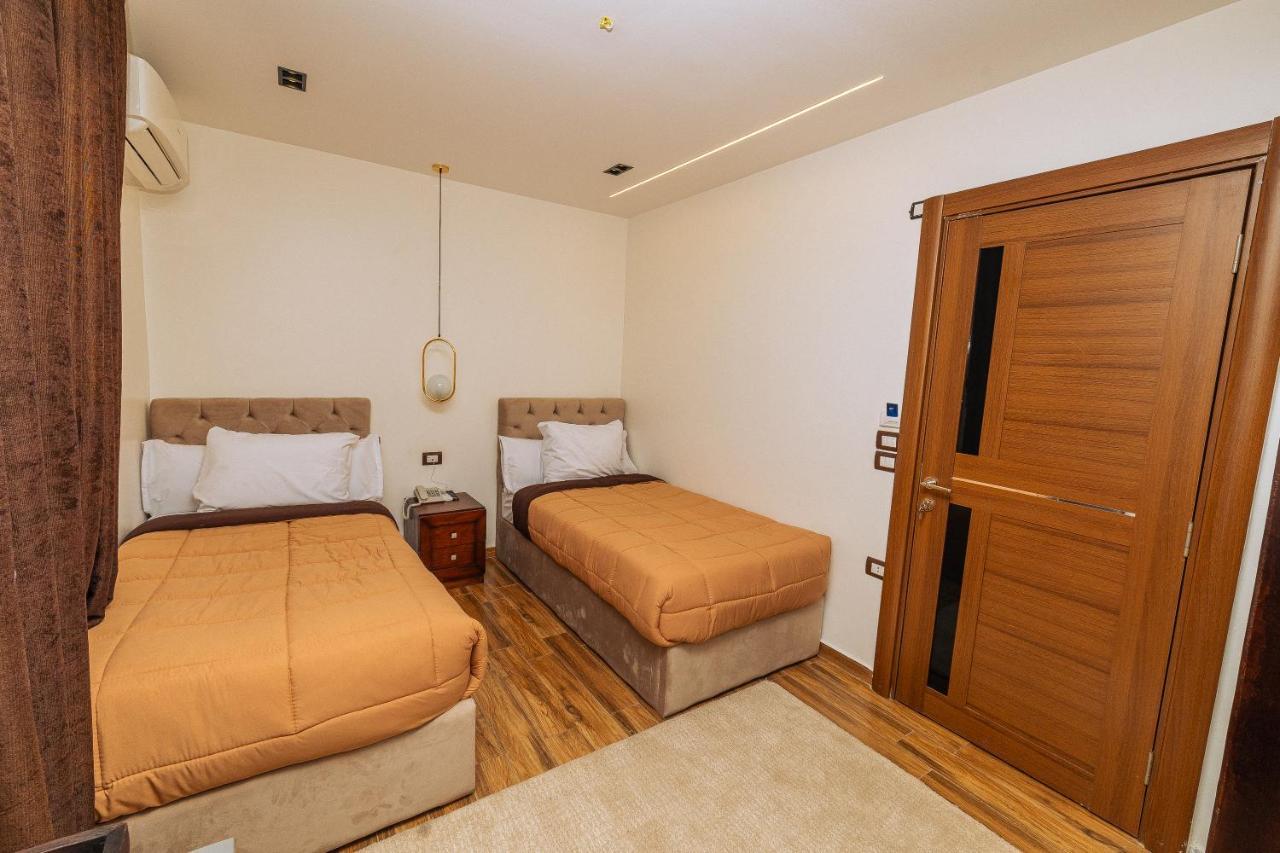 White Pyramids Inn Nazlet el Simman Bagian luar foto